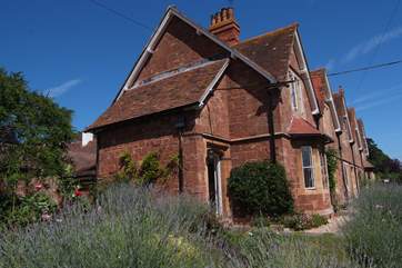 1 Coastguard Cottages is the end of this very pretty row of just five beautiful cottages facing the sea.