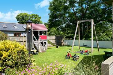 There is a communal play area which is sure to keep the youngsters amused.