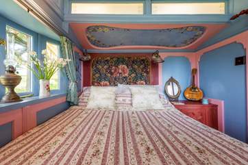 The cosy double bed, perfect for returning too after a day's exploring this lovely part of Cornwall.