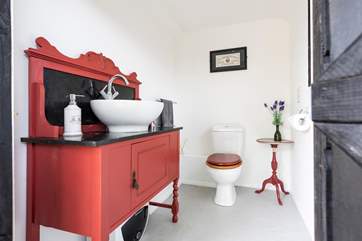 Complete with beautiful wash-basin.