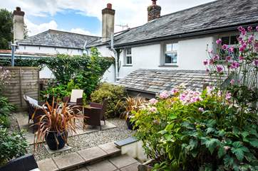 The pretty courtyard garden is the ideal place to enjoy some quiet time.