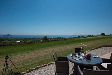 Many an al freso meal can be enjoyed here.