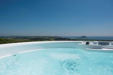 Tub with a spectacular view!