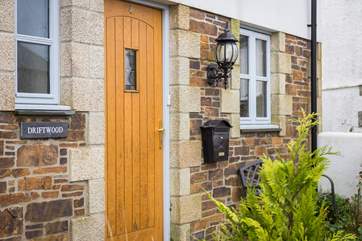 Its location is in a quiet lane just off the main square so an easy walk to the pub!