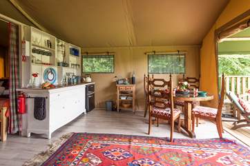 The kitchen has a gas hob, hot running water a fridge and a freezer for essential ice and holiday treats.