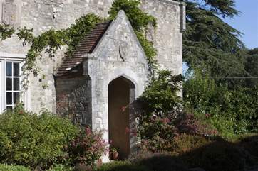 1 Barton Lodge is located within the grounds of Barton Estate, close to Queen Victoria's private estate.