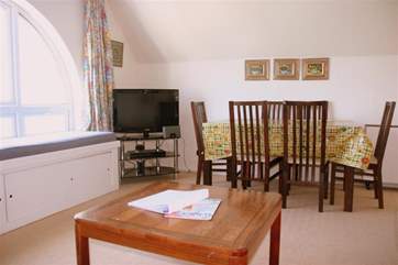 Dining area for 6.