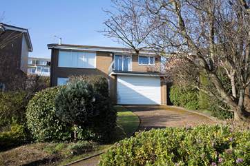 Welcome to 17 Sandcove Rise located on a quiet cul-de-sac in the village of Seaview.
