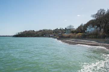 Take a stroll along the beach to the neighbouring Seagrove and Priory Bay