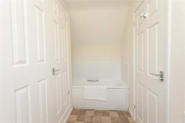 The en suite bath.