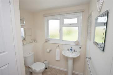 Light and modern bathroom.