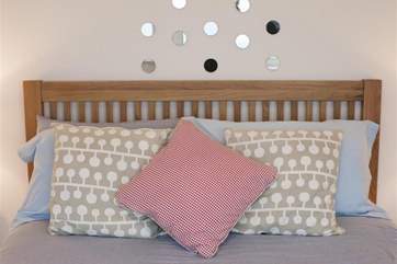 The double bedroom overlooks the sea