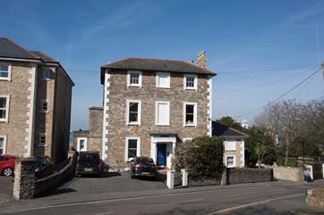 3 Windsor House is a second floor apartment with spectacular views across the Solent