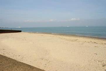 Appley Beach is a wonderful long stretch of sand, perfect for families with children of all ages.