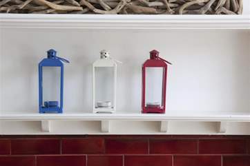 Tricolor lanterns