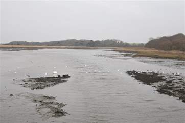 Have a walk along the causeway to the sailing town of Yarmouth