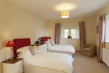 The second twin bedroom that can also become a king-size.