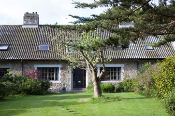 Welcome to Cluniac Cottage, have a wonderful stay!
