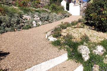 Front path to Madeira Road, Ventnor