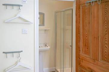 The twin room en suite.