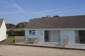 Front decking area with picnic table