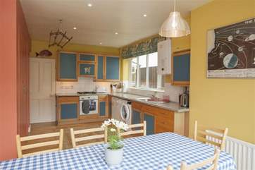 Dining area & Kitchen