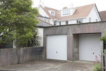 Garage and parking area for Mallards
