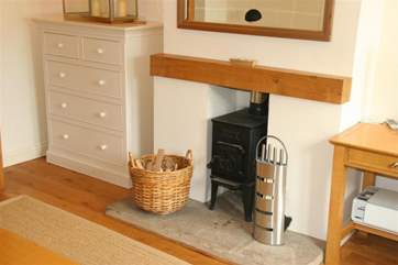Raleigh Cottage, Seaview_fireplace