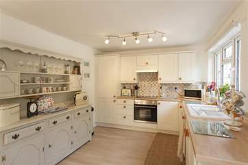 Lovely, light modern kitchen with everything you could wish to find