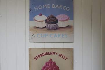 It must be cake o'clock!