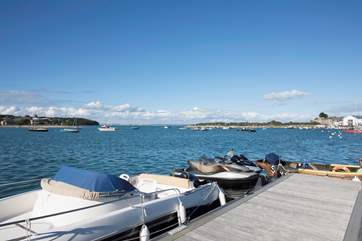 The pontoon deck to the front of Vida.