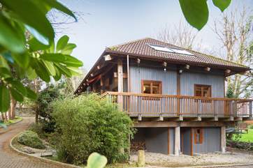 On the ground floor you have separate access to the studio bedroom complete with Japanese bath and the utility-room.