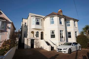 The Annexe comes with 1 parking space. Additional spaces available on the street