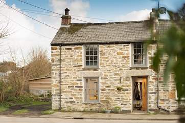 Welcome to Chy Lowen – Cornish for ‘Happy Home’. Parking is to the left of the driveway – neighbours share access for their outbuildings down the lane.