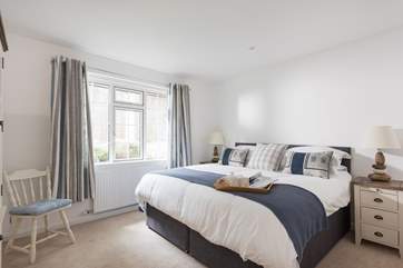 Bedroom 1 on the ground floor has 'zip and link' (6' double or 3' twin) beds.