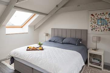 The master bedroom offers the height of luxury. With this beautiful six foot bed, you are guaranteed to be treated to an amazing night's sleep.