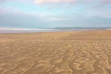 Westward Ho! has miles of sandy beaches at low tide. This is a Blue Flag beach and the far end past golf course is dog-friendly all year round.