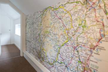 There is no excuse in getting lost with this very informative hallway decoration.