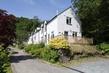Drovers' Cottage as you approach it from the driveway. Parking is just to the right of the property.