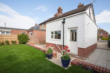 Welcome to 53a Howgate Road, have a wonderful stay!