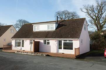 Welcome to 9 Tollgate Cottage, have a wonderful stay on the Isle of Wight