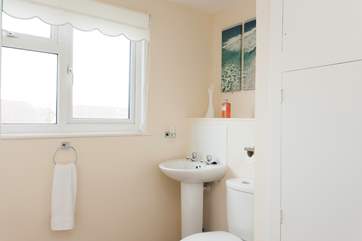 The master bedroom en suite bathroom