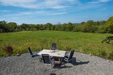 What a wonderful place to dine al fresco.