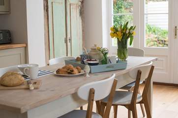 Enjoy a convivial meal in the lovely kitchen/diner.