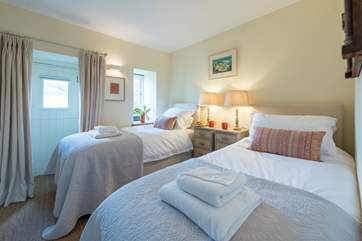 Comfortable zip and link beds