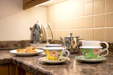 Pretty crockery for your afternoon tea!