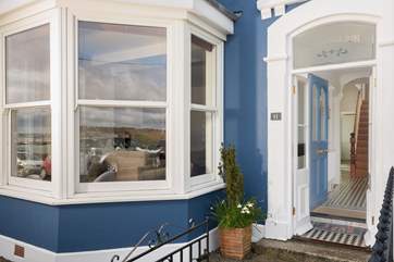 The window bay is the biggest in the terrace, giving panoramic views of the water.