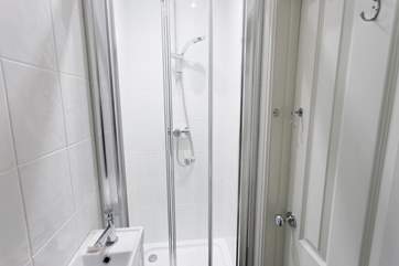 The downstairs shower-room is another option to avoid those long waits for your turn to take a shower in the morning.