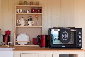 The rotisserie oven and grill has a two ring hob too, so every opportunity to get creative.