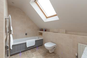 This is a reallly good sized bathroom.